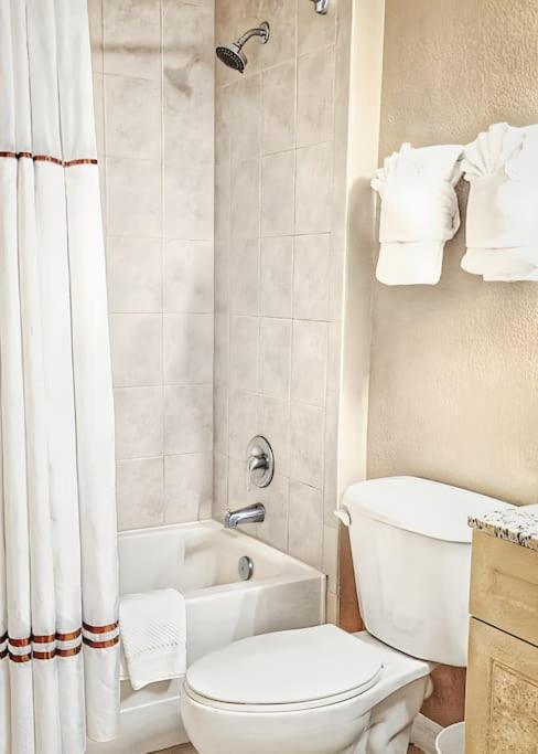 Entire Rental 3-Br Minutes From Disney X8 Hot Tub Apartment 2204 ออร์ลันโด ภายนอก รูปภาพ