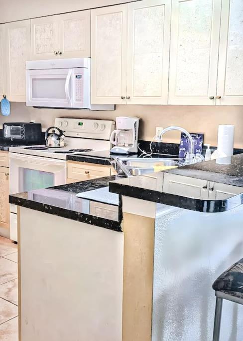 Entire Rental 3-Br Minutes From Disney X8 Hot Tub Apartment 2204 ออร์ลันโด ภายนอก รูปภาพ